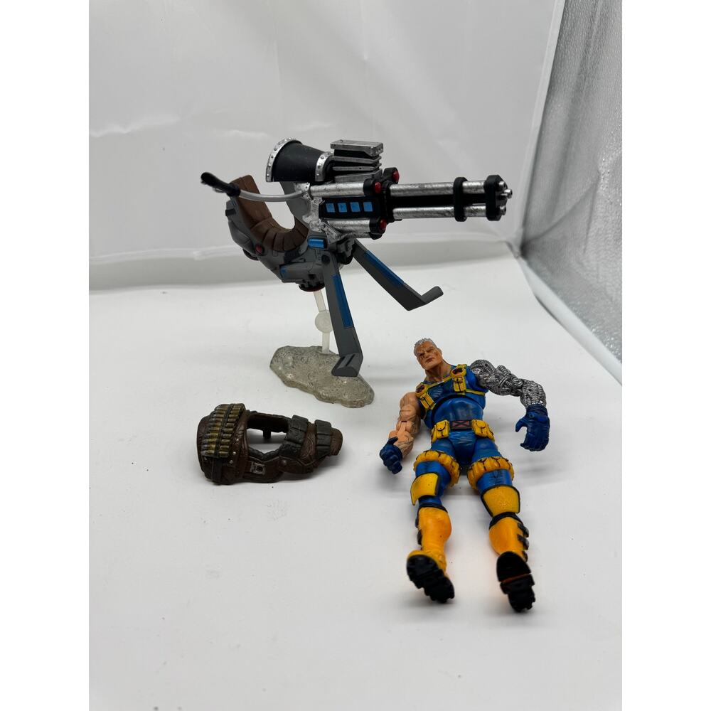 Toy Biz 2004 Marvel Legends Cable action figure
